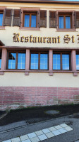 Restaurant Saint Hubert outside