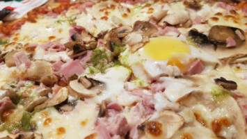 Pizza Stella food