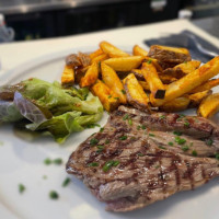 Le Resto inside